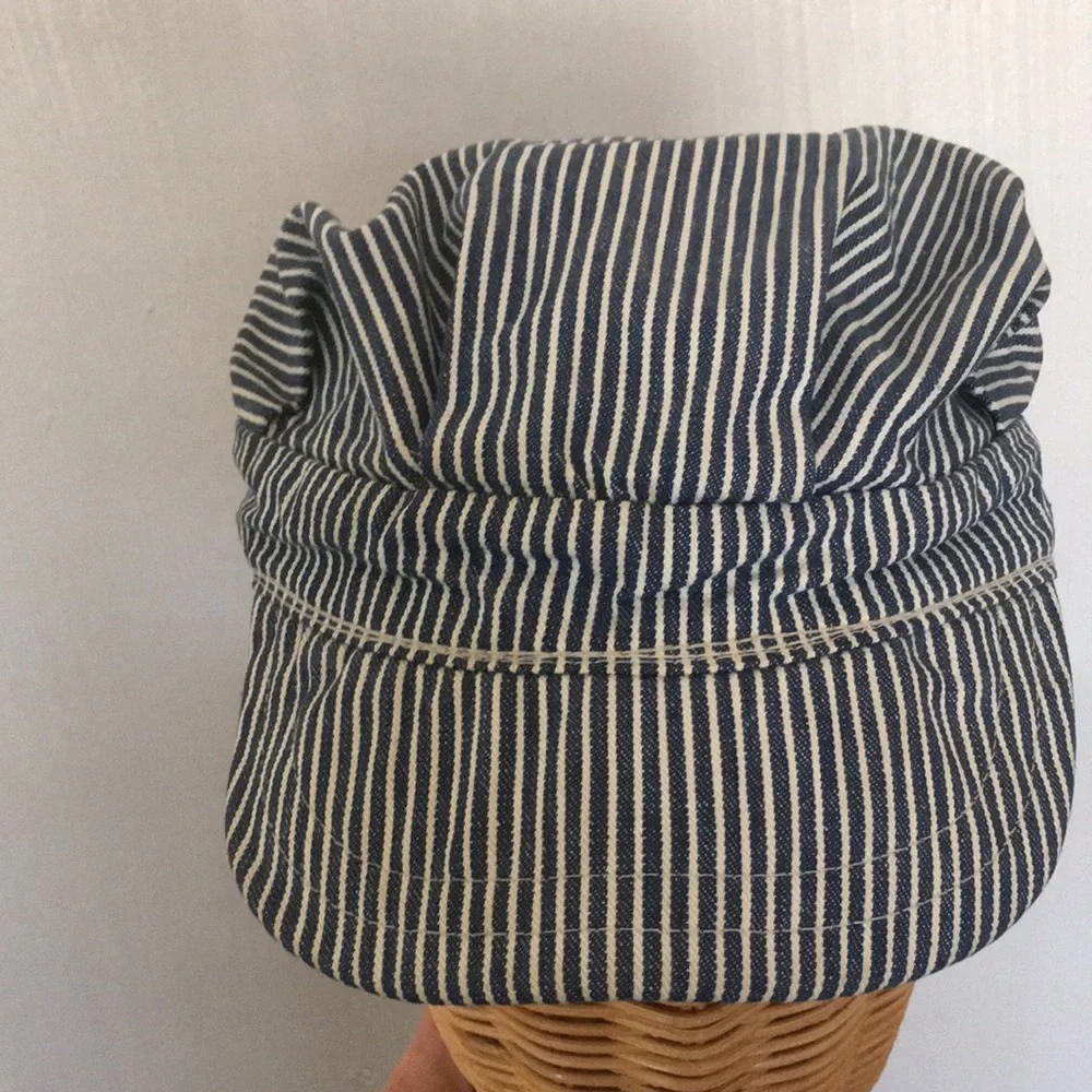 Vintage Dorfman Pacific Co Cotton Striped Blue and White Cotton Cap train XS